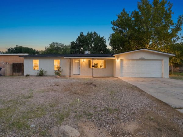 307 Osage Place SW, Albuquerque, NM 87105