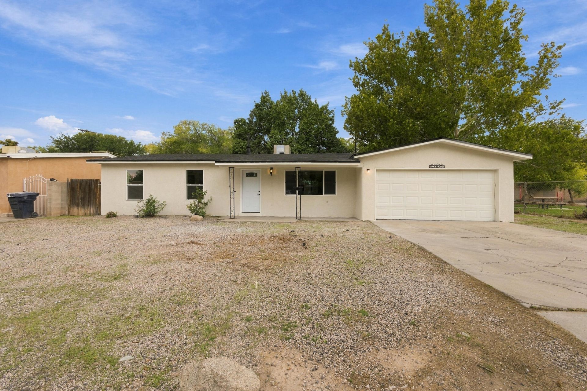 307 Osage Place Sw, Albuquerque, NM 87105 Main Photo