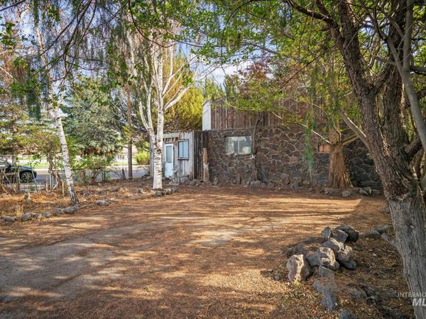 368 N Idaho St, Wendell, ID 83355