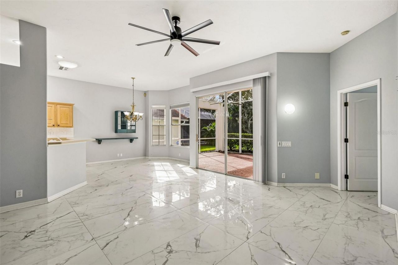 5814 Fairwoods Circle , Sarasota, FL 34243 Photo