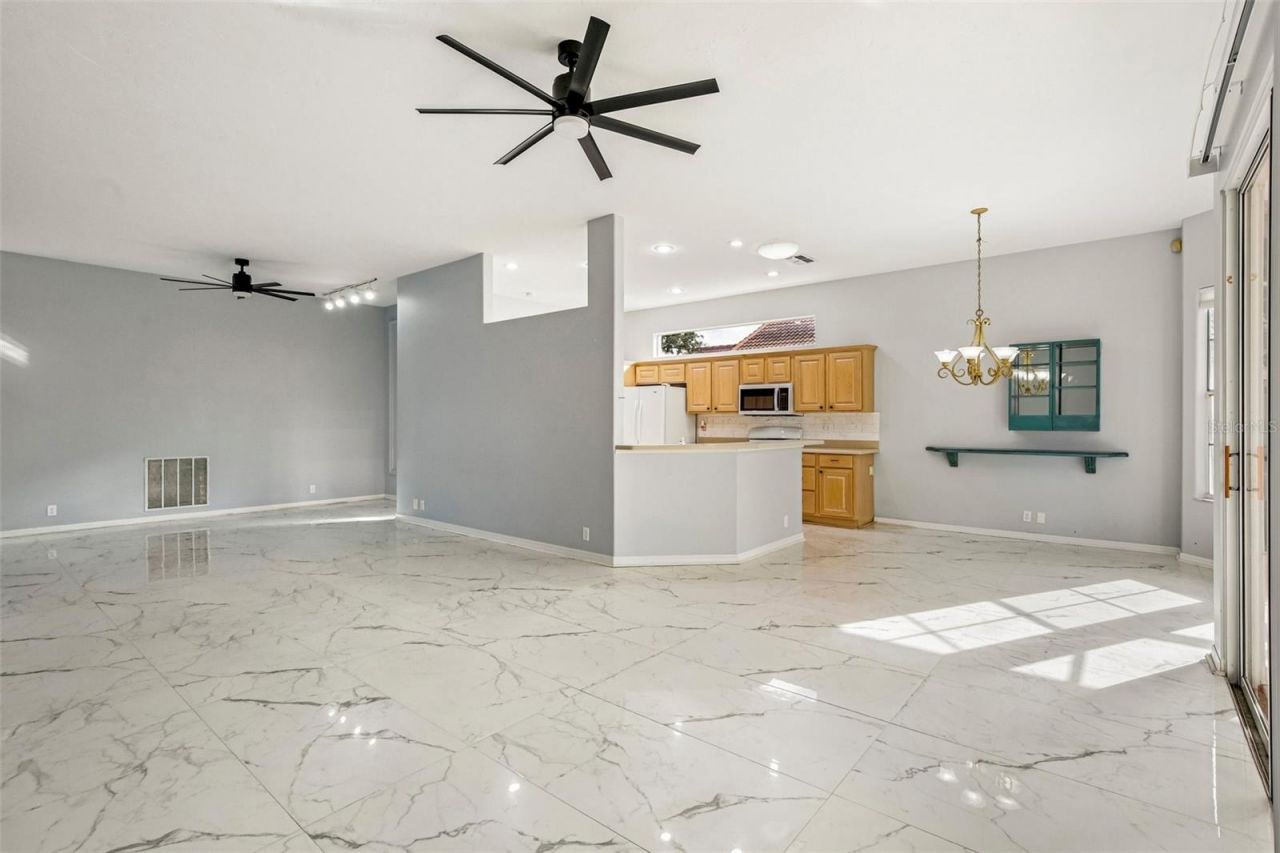 5814 Fairwoods Circle , Sarasota, FL 34243 Photo