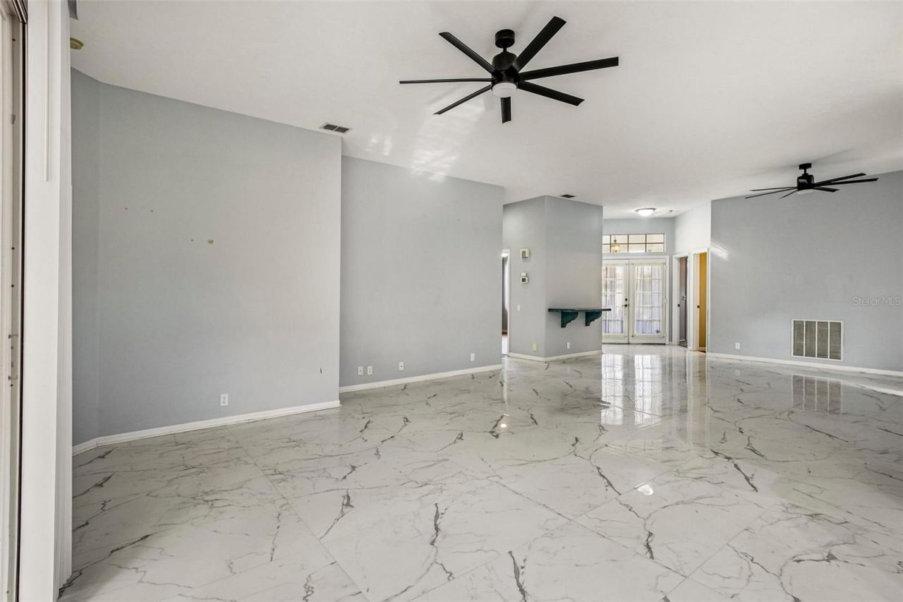 5814 Fairwoods Circle , Sarasota, FL 34243 Photo