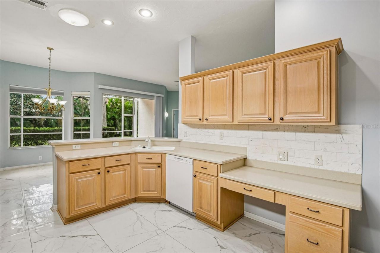 5814 Fairwoods Circle , Sarasota, FL 34243 Photo