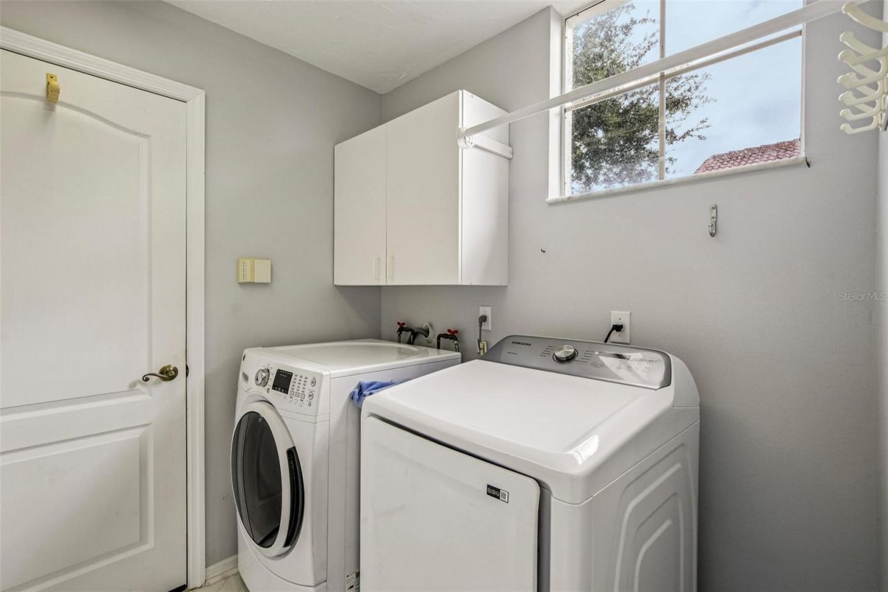 5814 Fairwoods Circle , Sarasota, FL 34243 Photo