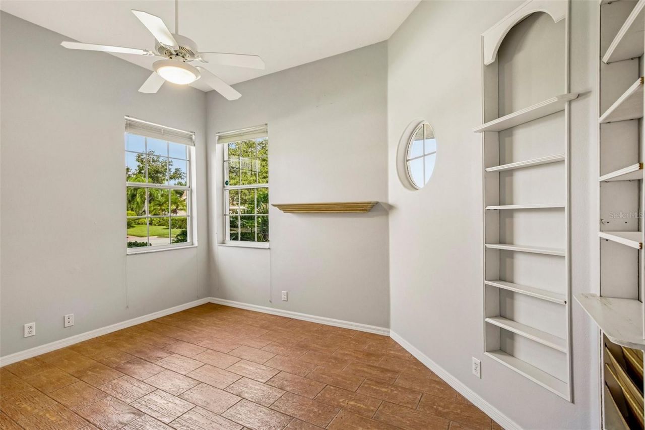 5814 Fairwoods Circle , Sarasota, FL 34243 Photo