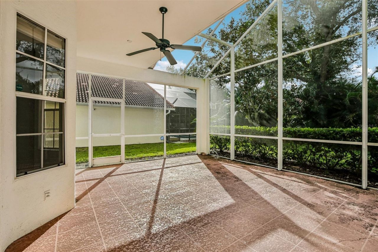 5814 Fairwoods Circle , Sarasota, FL 34243 Photo