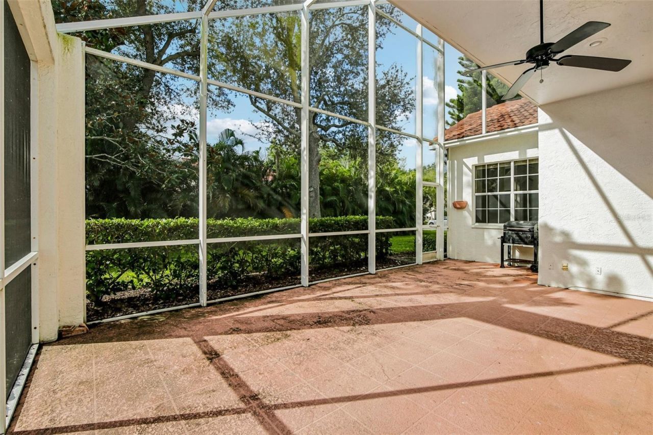 5814 Fairwoods Circle , Sarasota, FL 34243 Photo
