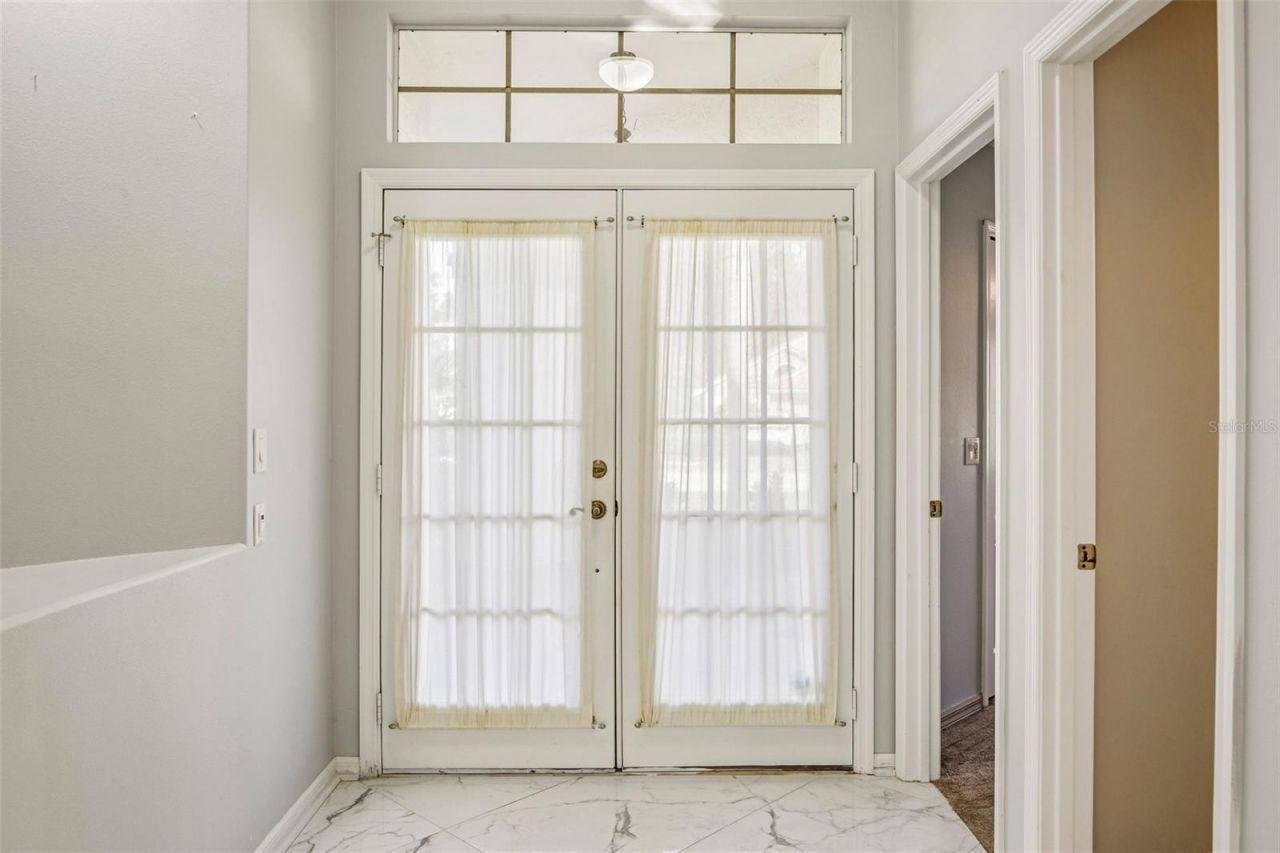 5814 Fairwoods Circle , Sarasota, FL 34243 Photo