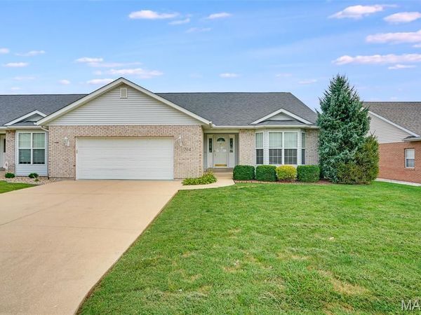 704 Ridge Road , Waterloo, IL 62298
