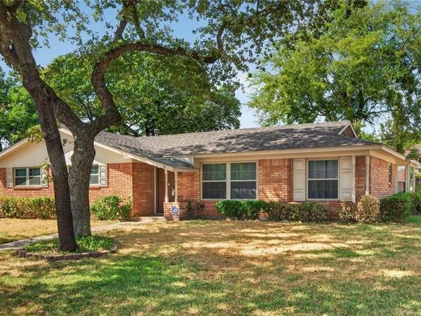 520 Circleview Drive N, Hurst, TX 76054