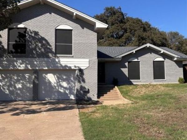 3528 Walton Avenue, Fort Worth, TX 76133