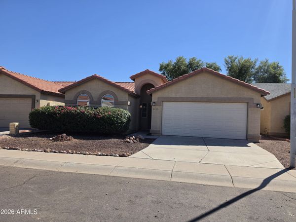 8415 W BERKELEY Road, Phoenix, AZ 85037