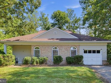 19105 WAYNE DRIVE, TRIANGLE, VA 22172