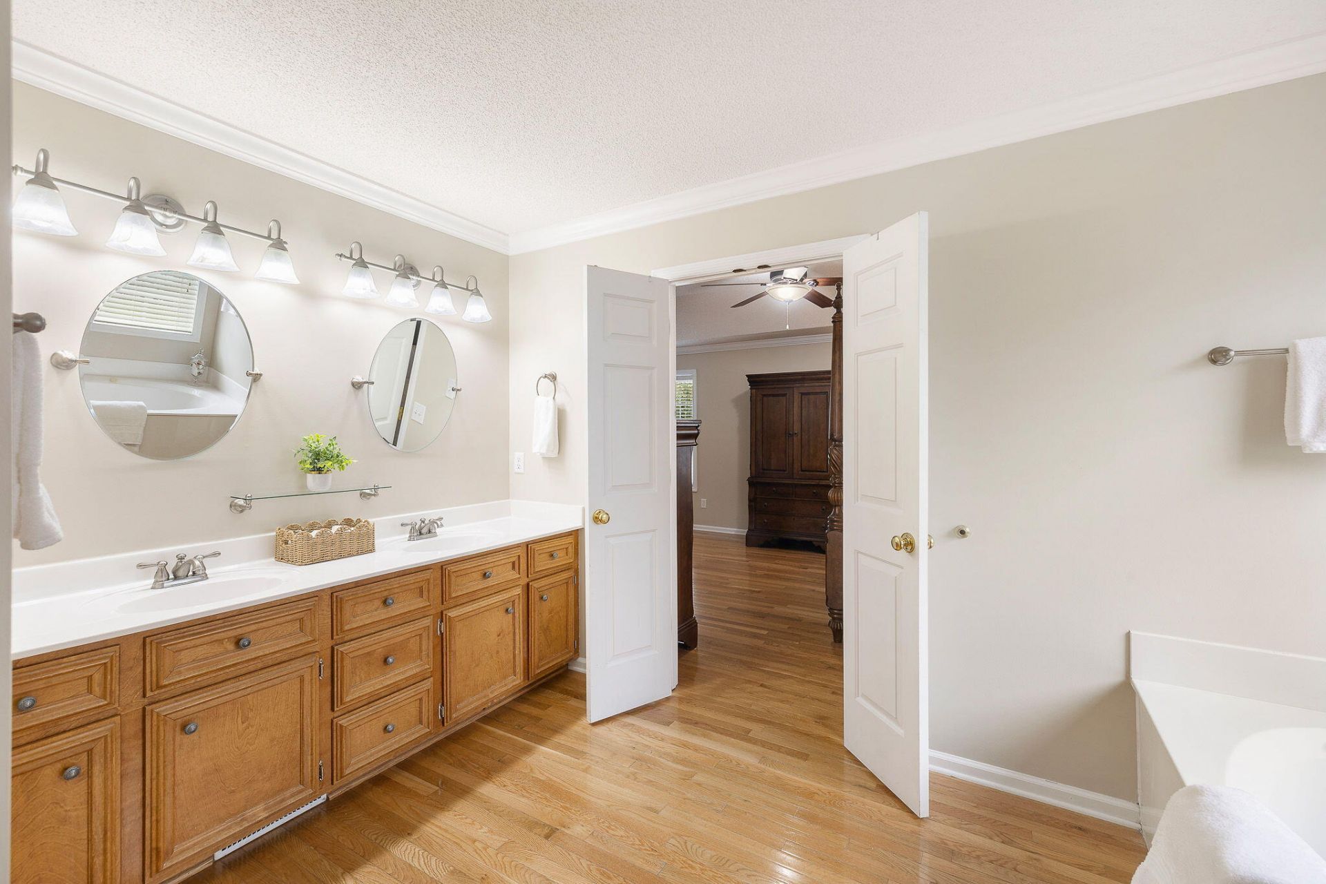 106 Jamesford Street Photo 18