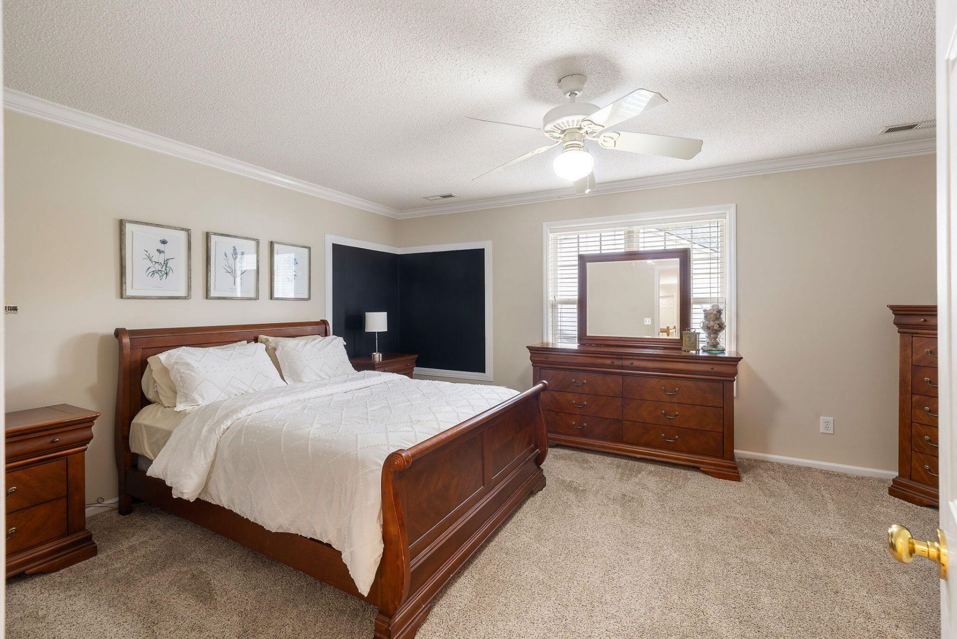 106 Jamesford Street Photo 22