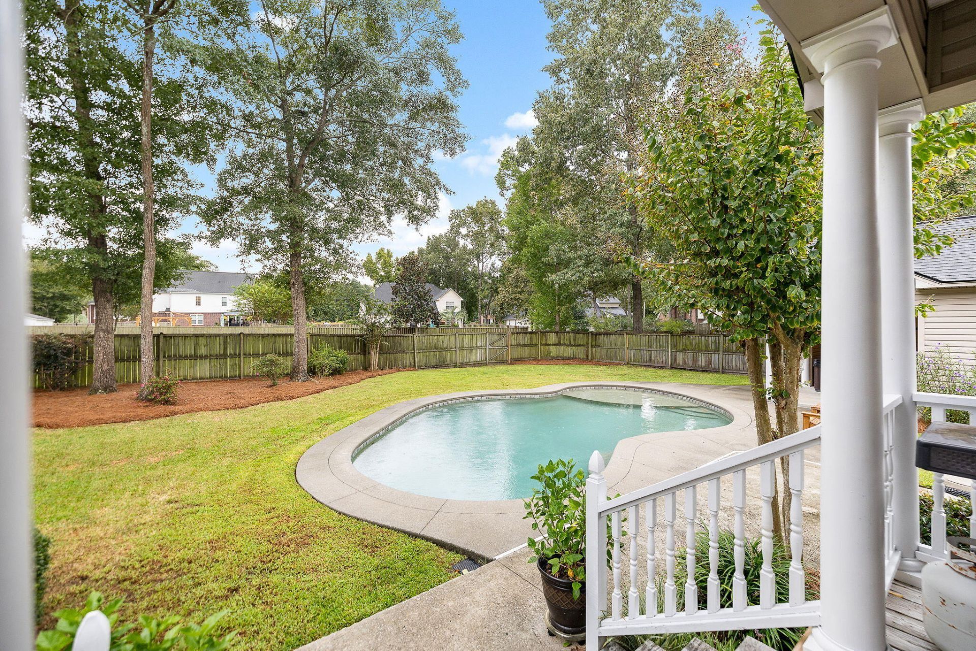 106 Jamesford Street Photo 31