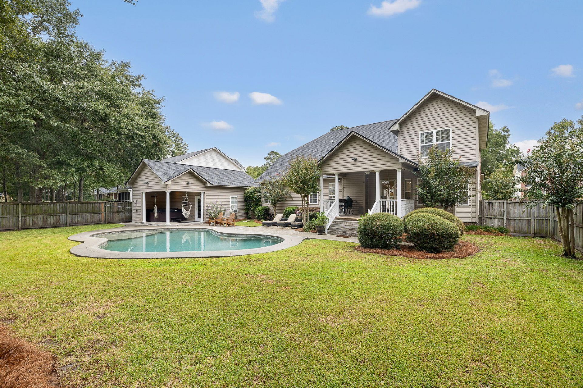 106 Jamesford Street Photo 32