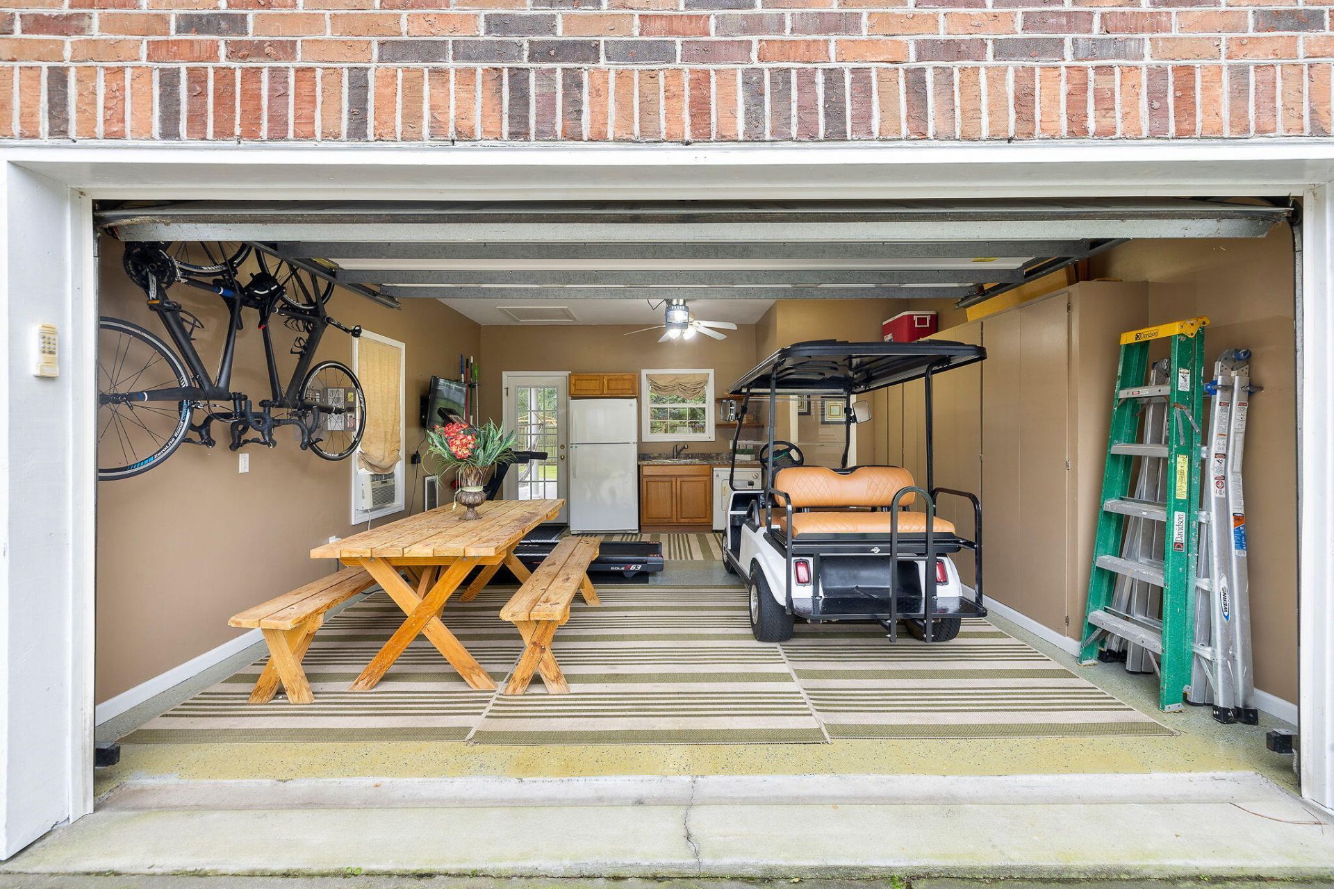 106 Jamesford Street Photo 38