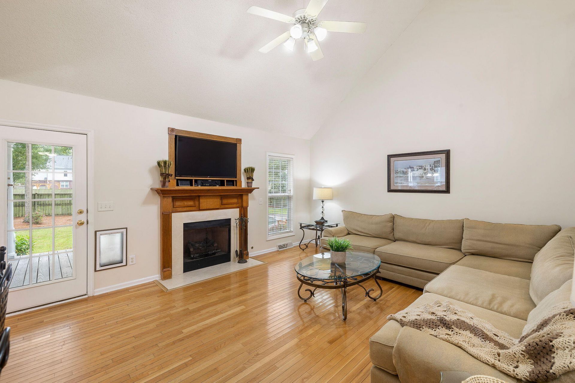 106 Jamesford Street Photo 7
