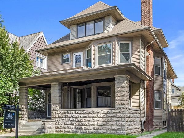 2912 N Maryland AVENUE, Milwaukee, WI 53211