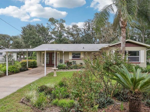 37350 OAK LANE , UMATILLA, FL 32784
