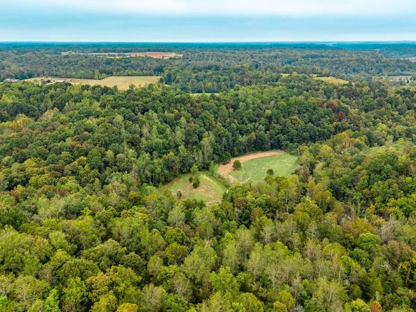 1695 Puncheon Creek Road , Lafayette, TN 37083