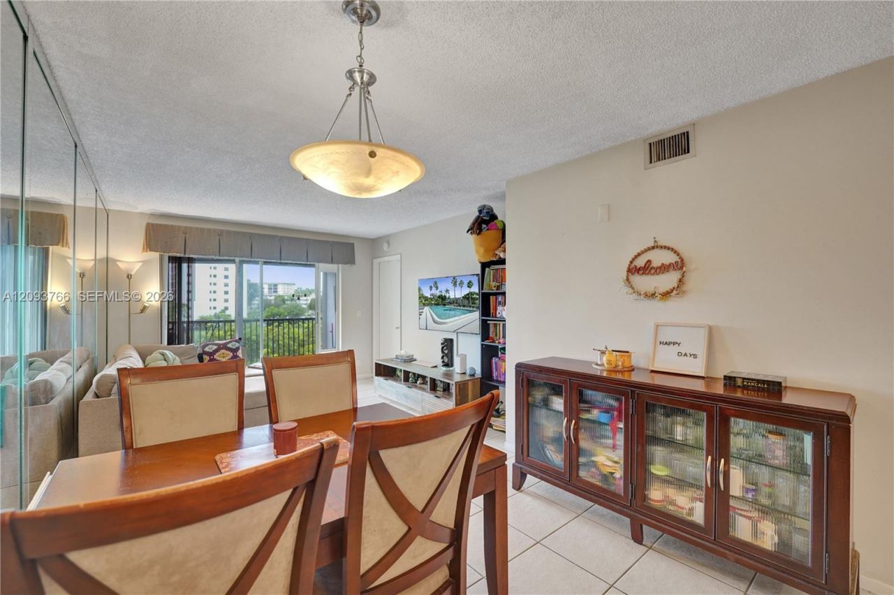 2226 N Cypress Bend Dr , Unit 408, Pompano Beach, FL 33069 Photo