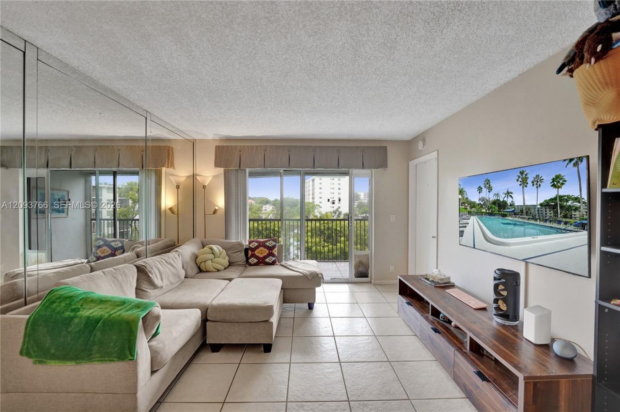 2226 N Cypress Bend Dr , Unit 408, Pompano Beach, FL 33069 Photo