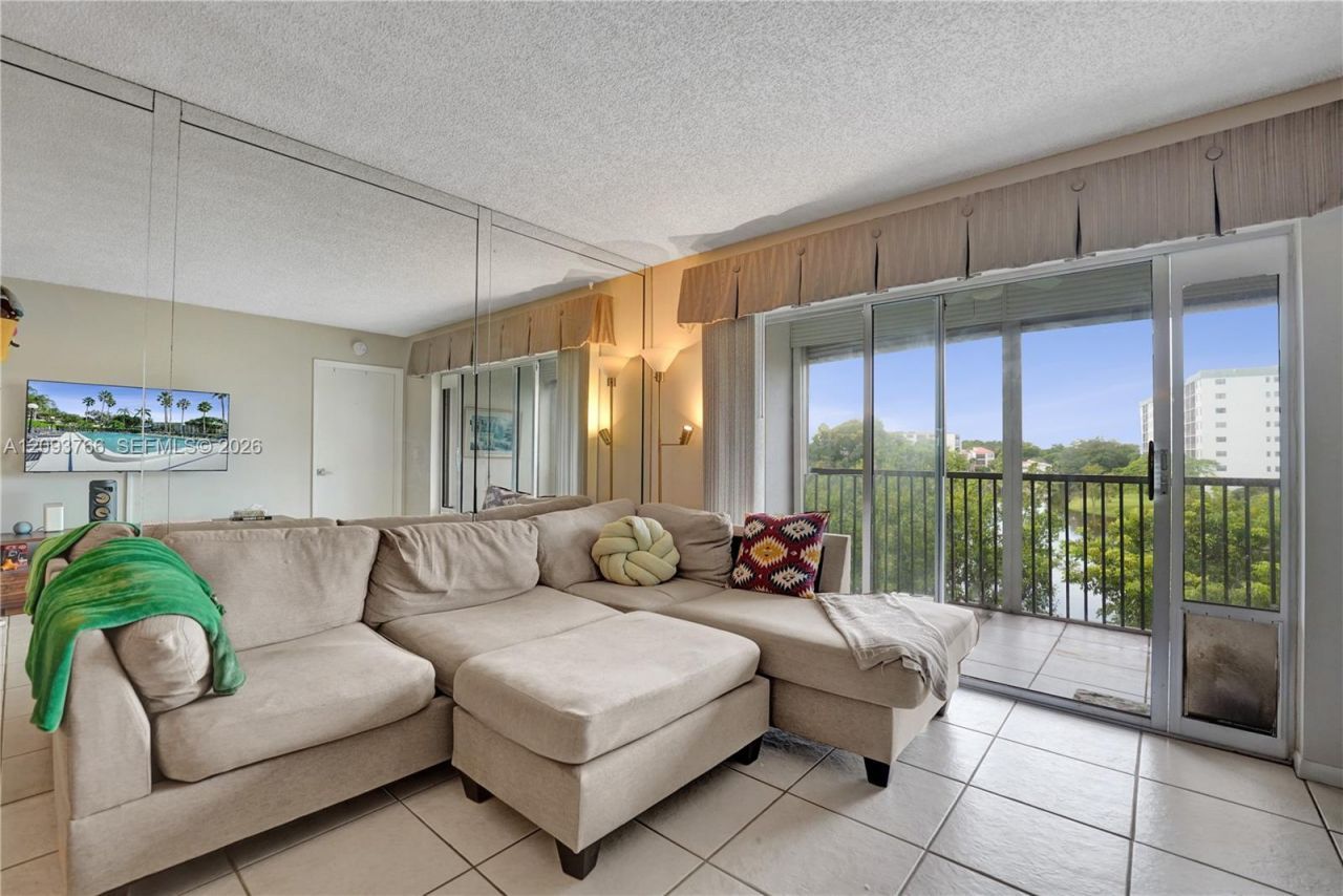 2226 N Cypress Bend Dr , Unit 408, Pompano Beach, FL 33069 Photo