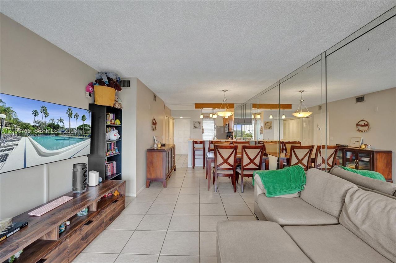 2226 N Cypress Bend Dr , Unit 408, Pompano Beach, FL 33069 Photo