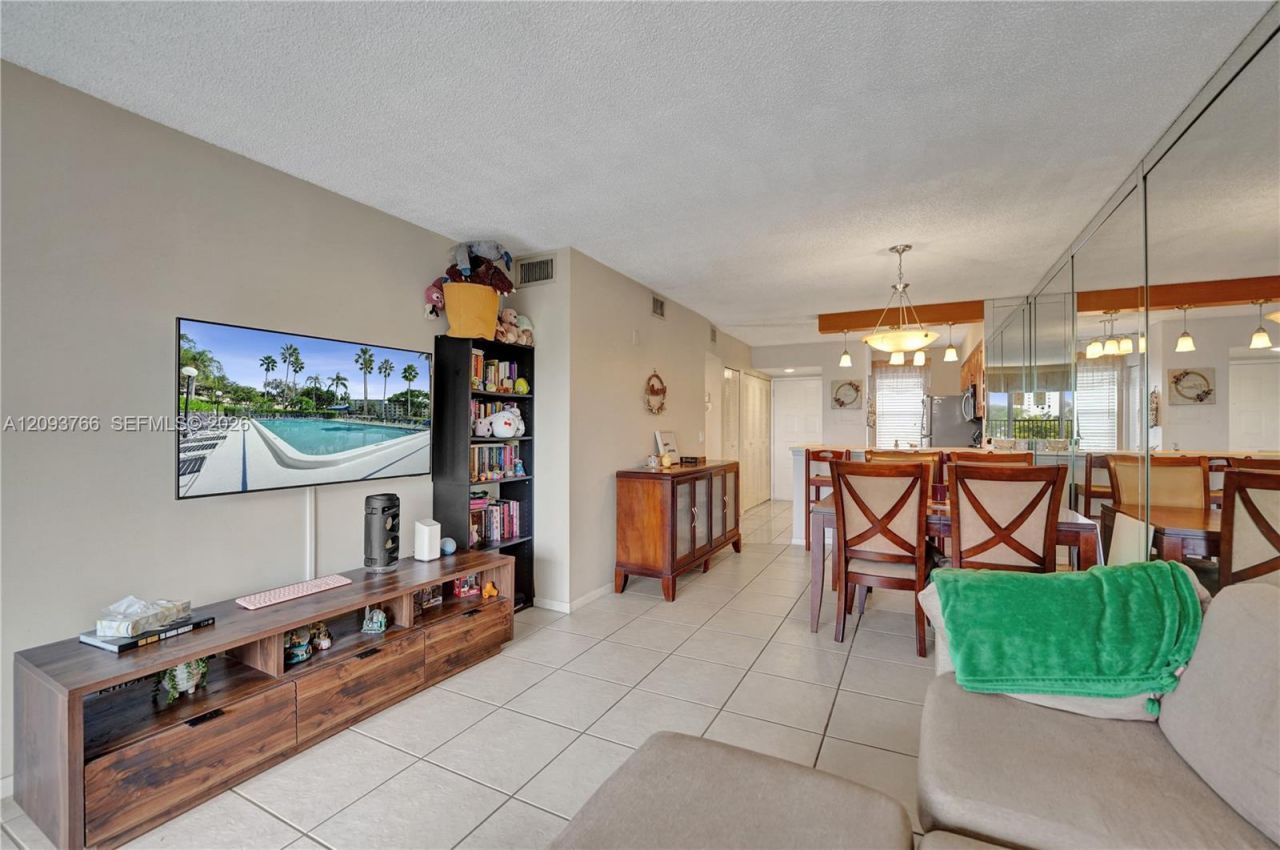 2226 N Cypress Bend Dr , Unit 408, Pompano Beach, FL 33069 Photo