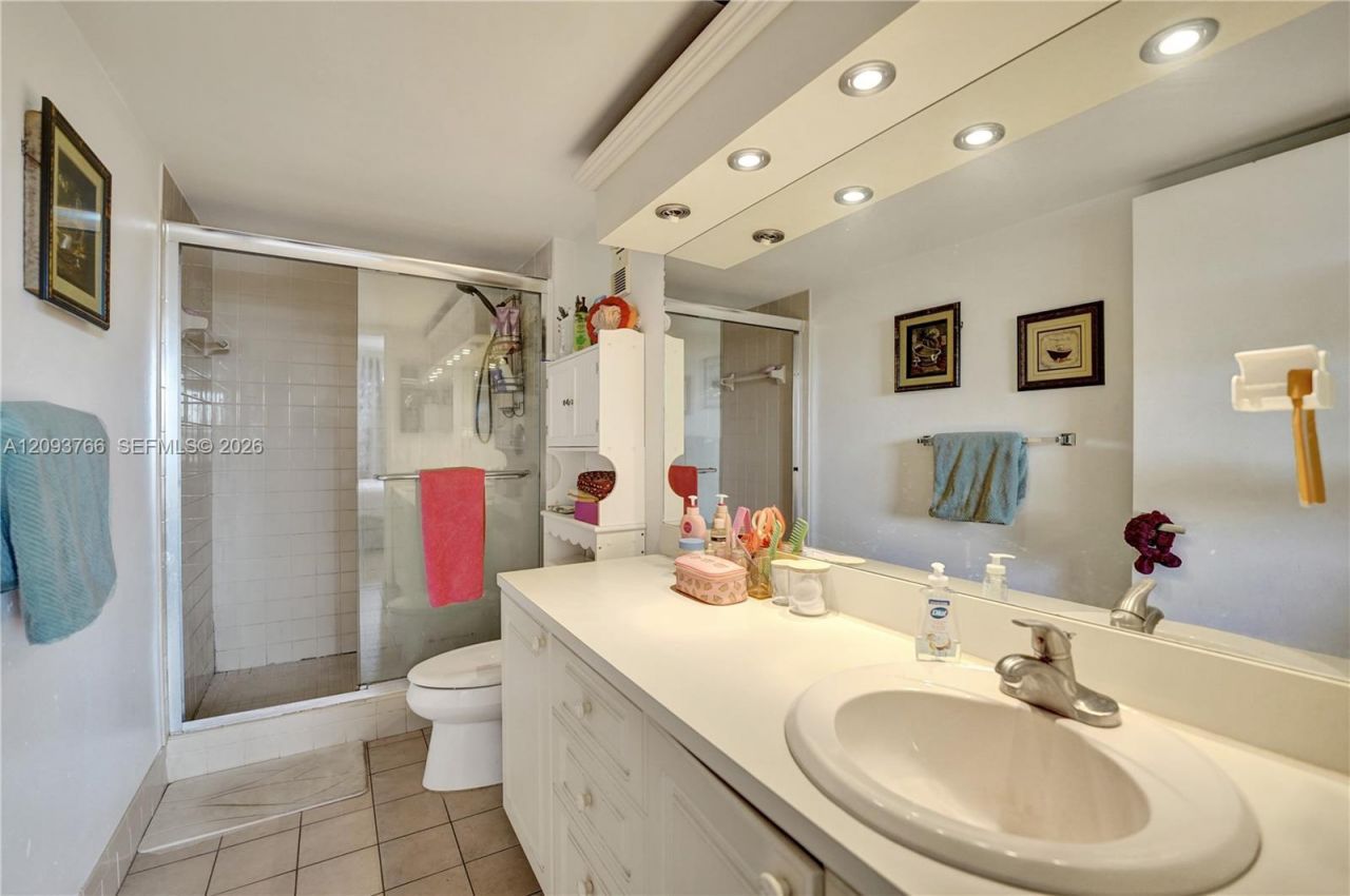 2226 N Cypress Bend Dr , Unit 408, Pompano Beach, FL 33069 Photo