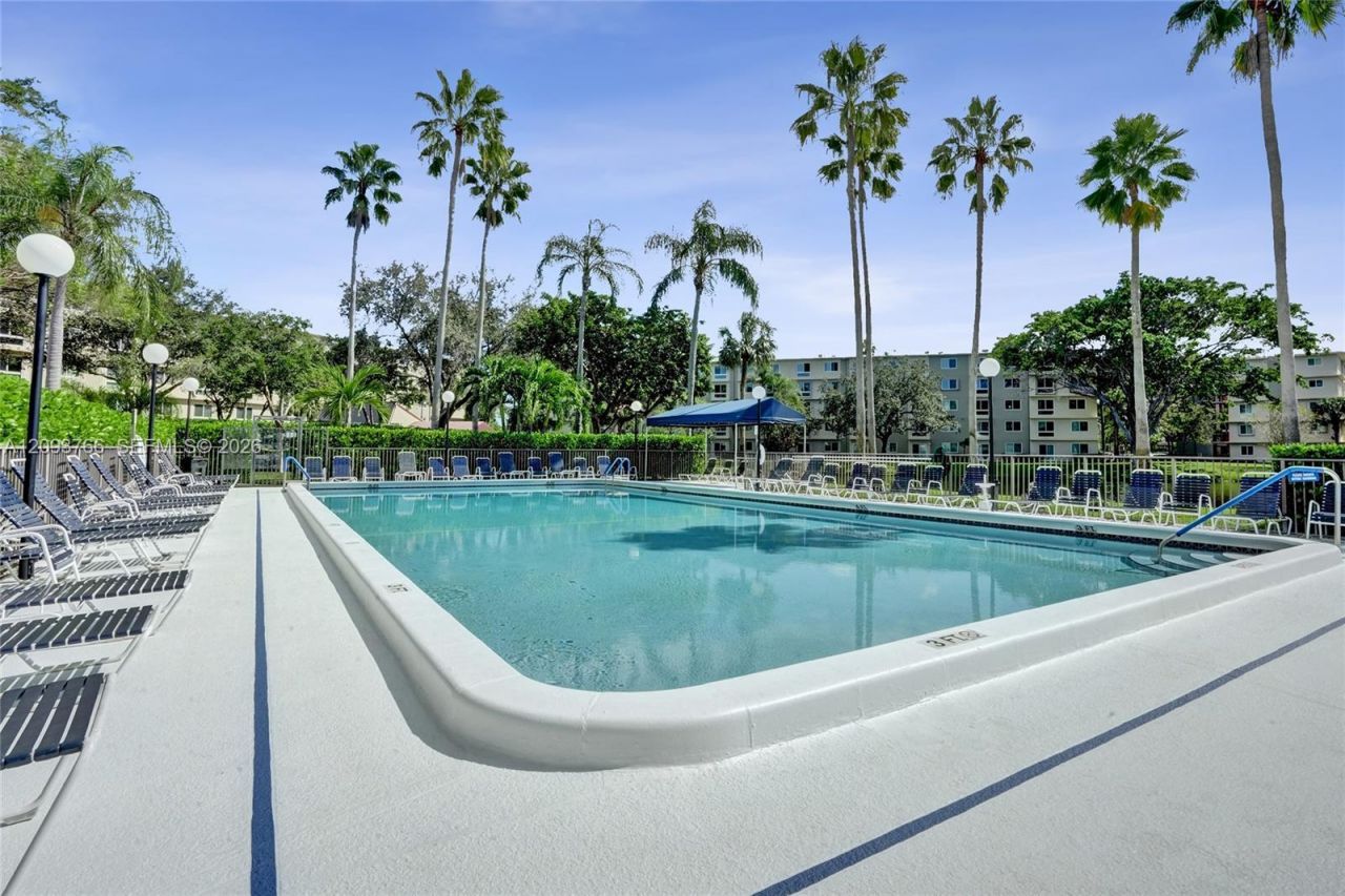 2226 N Cypress Bend Dr , Unit 408, Pompano Beach, FL 33069 Photo