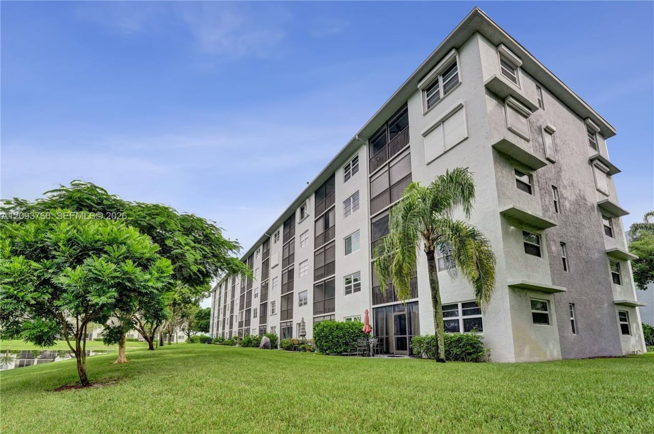 2226 N Cypress Bend Dr , Unit 408, Pompano Beach, FL 33069 Photo