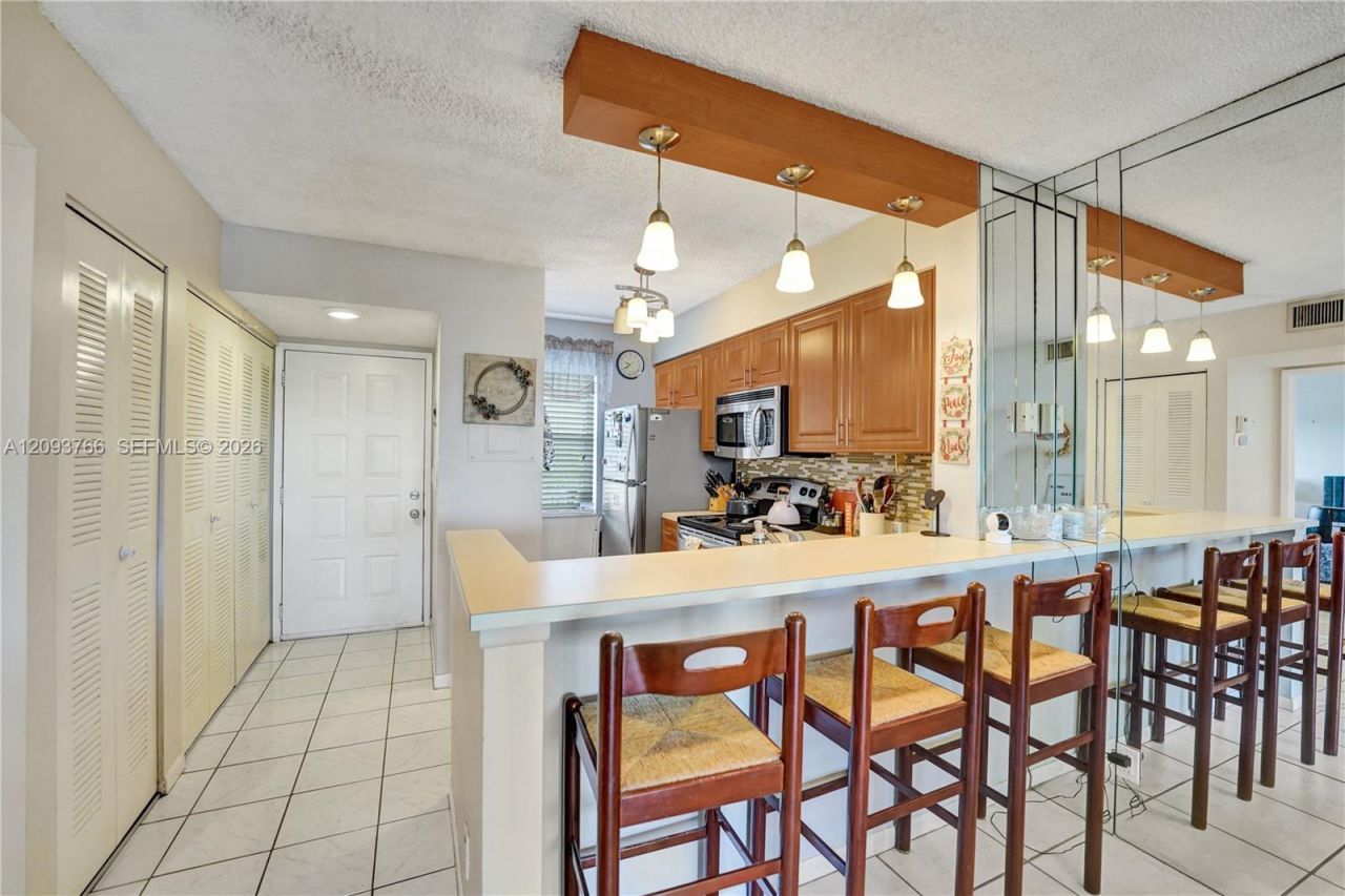 2226 N Cypress Bend Dr , Unit 408, Pompano Beach, FL 33069 Photo