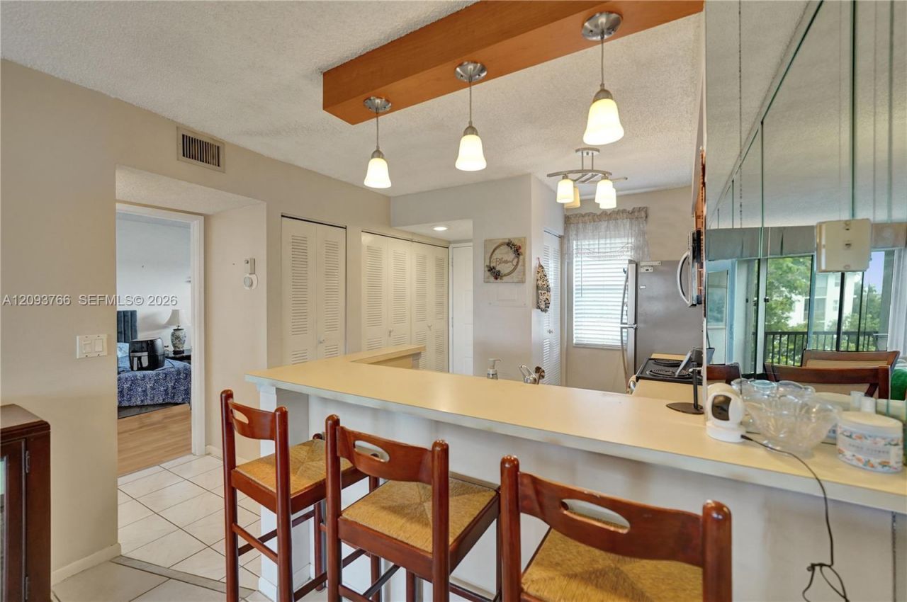 2226 N Cypress Bend Dr , Unit 408, Pompano Beach, FL 33069 Photo