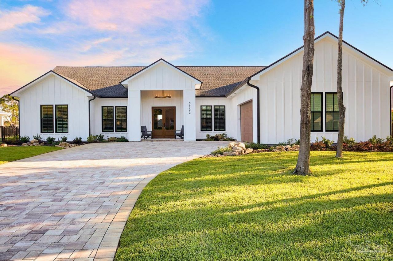 3733 Tiger Point Blvd, Gulf Breeze, FL 32563 Main Photo