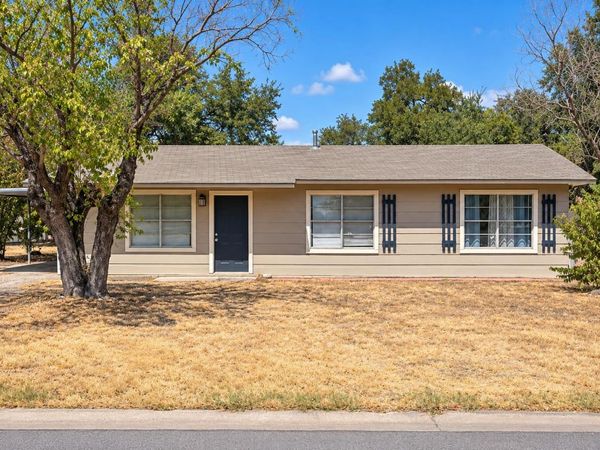1506 Circle DR, Round Rock, TX 78664