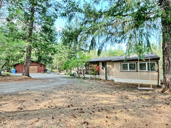 2461 W Evans Creek Road, Rogue River, OR 97537