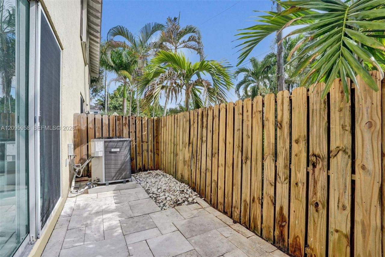 1212 W Las Olas Blvd, Fort Lauderdale, FL 33312 Photo
