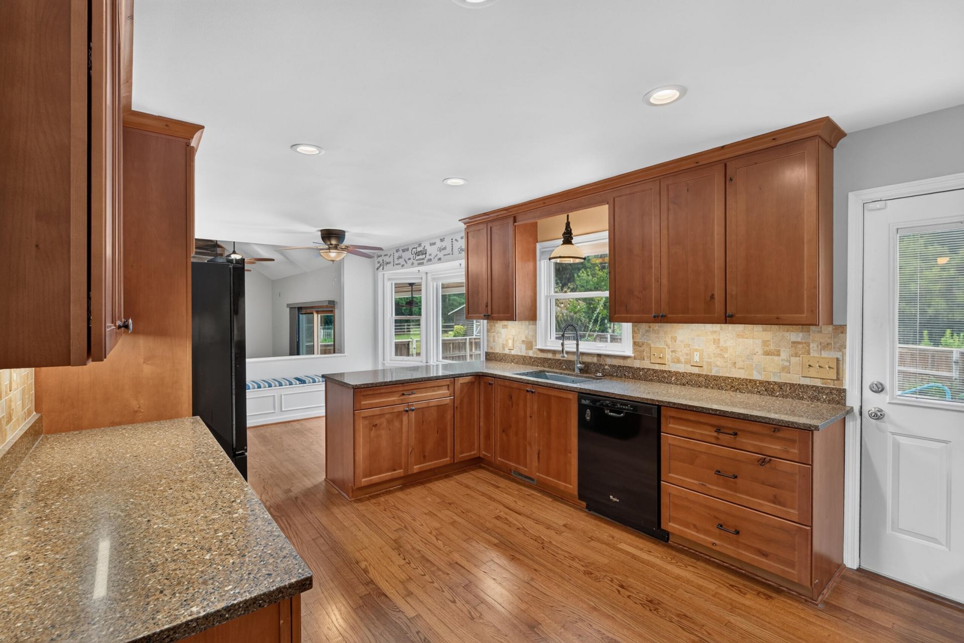 5497 Stono View Drive Photo 9