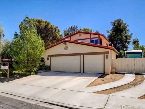 8741 Pesaro Drive , Las Vegas, NV 89117