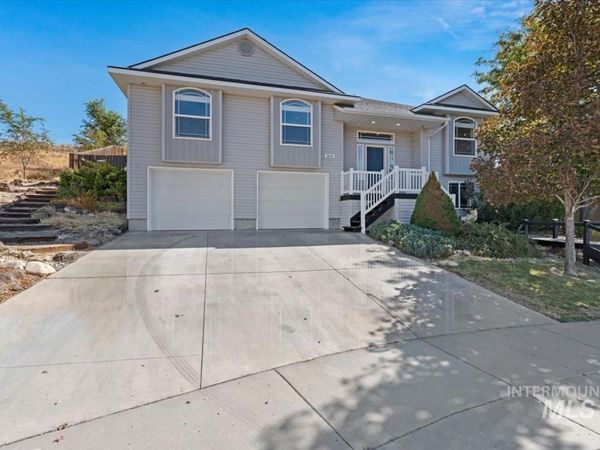 2840 NE Haskett Pl, Mountain Home, ID 83647