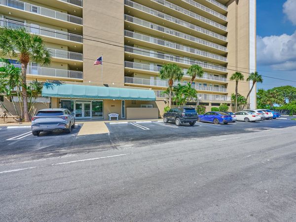 2611 N Riverside Drive, Unit 606, Pompano Beach, FL 33062