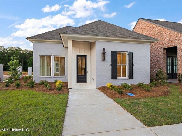 136 Water Street, Madison, MS 39110