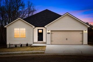 1602 Fredrick Dr, Clarksville, TN 37042 Main Photo
