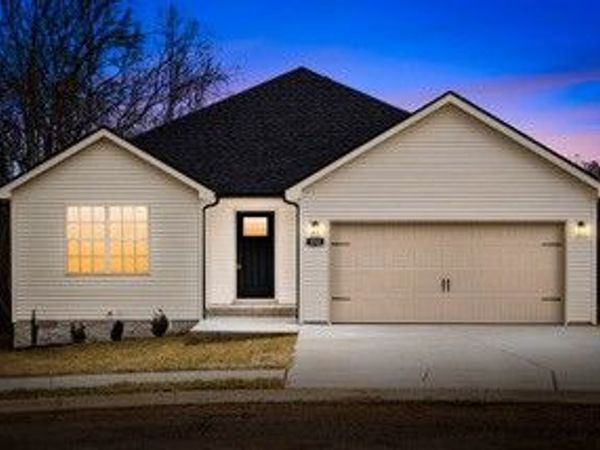 1602 Fredrick Dr , Clarksville, TN 37042