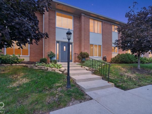 536 E Hunters Drive, Unit APT C, Carmel, IN 46032