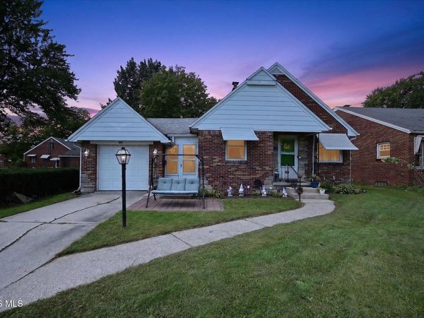 426 S Berlin Avenue , Oregon, OH 43616