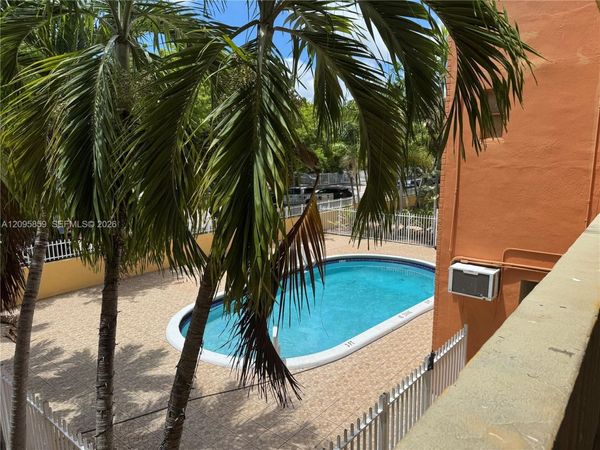 1851 NE 168th St, Unit B-7, North Miami Beach, FL 33162